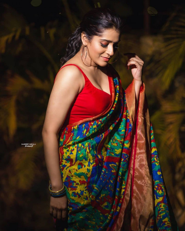 Anchor Rashmi Gautam Latest Glams Photoshoot Telugu Swag