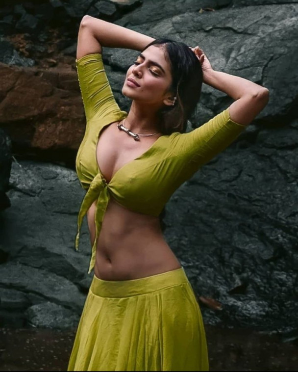 Malavika Mohanan In Green Saree Photos Telugu Actress Gallery The Best Porn Website